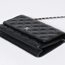 Load image into Gallery viewer, 極美品 CHANEL シャネル チェーンウォレット 長財布 AP0250 ランダム ココマーク キャビアスキン ブラック シルバー金具 中古 4b013538