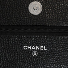 Load image into Gallery viewer, 極美品 CHANEL シャネル チェーンウォレット 長財布 AP0250 ランダム ココマーク キャビアスキン ブラック シルバー金具 中古 4b013538