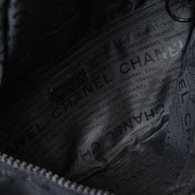 Load image into Gallery viewer, CHANEL シャネル スポーツライン ボディバッグ バムバッグ A19978 7番台 ココマーク ナイロンキャンバス ブラック 美品 中古 4b013544