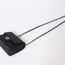 Load image into Gallery viewer, 極美品 CHANEL シャネル ミニマトラッセ17 チェーンショルダーバッグ 7番台 ココマーク キャビアスキン ブラック 中古 4b013021