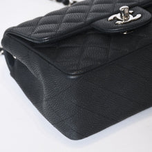Load image into Gallery viewer, 極美品 CHANEL シャネル ミニマトラッセ17 チェーンショルダーバッグ 7番台 ココマーク キャビアスキン ブラック 中古 4b013021