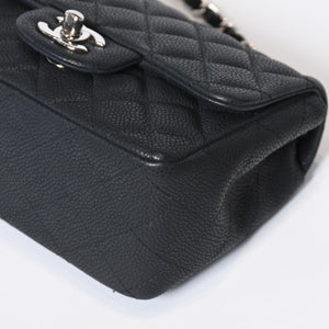 極美品 CHANEL シャネル ミニマトラッセ17 チェーンショルダーバッグ 7番台 ココマーク キャビアスキン ブラック 中古 4b013021