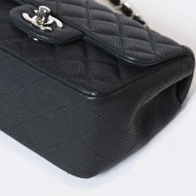 Load image into Gallery viewer, 極美品 CHANEL シャネル ミニマトラッセ17 チェーンショルダーバッグ 7番台 ココマーク キャビアスキン ブラック 中古 4b013021