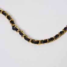 Load image into Gallery viewer, 極美品 CHANEL シャネル ハンドウォーマー チェーンショルダーバッグ ココマーク ファー シアリング アイボリー ブラック 中古 4b013527