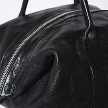 Load image into Gallery viewer, CHROME HEARTS クロムハーツ MONICA BAG モニカ レザーハンドバッグ ダガージップ クロスボール フローラルリベット 美品 中古 4b013119