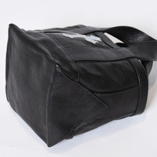 Load image into Gallery viewer, CHROME HEARTS クロムハーツ ミニハンドバッグ CHクロスパッチ 1パッチ カーフレザー ブラック ブルー 美品 中古 4b013116