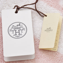 Load image into Gallery viewer, 新品未使用 HERMES エルメス ハンドタオル ハンカチ 衣料品 コットン ピンク ブルー ホワイト 中古 4b013133