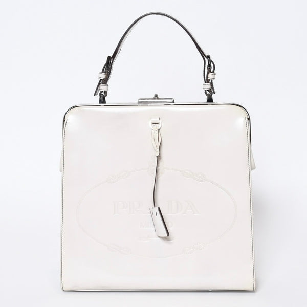 PRADA プラダ エンボスロゴ ハンドバッグ BN1099 ホワイト パテントレザー エナメル シルバー金具 美品 中古 4b013411