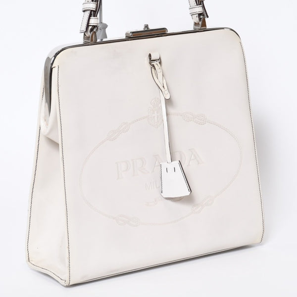 PRADA プラダ エンボスロゴ ハンドバッグ BN1099 ホワイト パテントレザー エナメル シルバー金具 美品 中古 4b013411