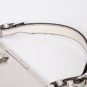 PRADA プラダ エンボスロゴ ハンドバッグ BN1099 ホワイト パテントレザー エナメル シルバー金具 美品 中古 4b013411
