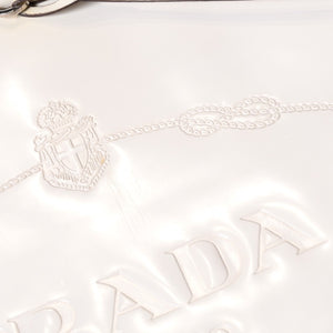 PRADA プラダ エンボスロゴ ハンドバッグ BN1099 ホワイト パテントレザー エナメル シルバー金具 美品 中古 4b013411