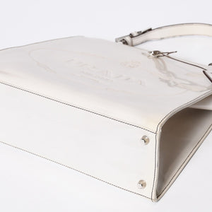 PRADA プラダ エンボスロゴ ハンドバッグ BN1099 ホワイト パテントレザー エナメル シルバー金具 美品 中古 4b013411