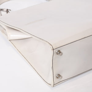 PRADA プラダ エンボスロゴ ハンドバッグ BN1099 ホワイト パテントレザー エナメル シルバー金具 美品 中古 4b013411