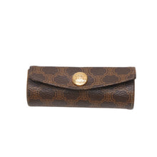 Load image into Gallery viewer, CELINE セリーヌ マカダム リップケース ブラウン レザー キャンバス ゴールド金具 美品 中古 4b013207