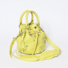 Load image into Gallery viewer, 極美品 BALENCIAGA バレンシアガ ジャイアント ミニポンポン 2WAYハンドバッグ イエロー 285439 レザー シルバー金具 中古 4b013701