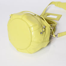 Load image into Gallery viewer, 極美品 BALENCIAGA バレンシアガ ジャイアント ミニポンポン 2WAYハンドバッグ イエロー 285439 レザー シルバー金具 中古 4b013701