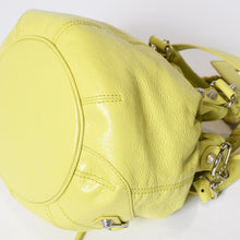 Load image into Gallery viewer, 極美品 BALENCIAGA バレンシアガ ジャイアント ミニポンポン 2WAYハンドバッグ イエロー 285439 レザー シルバー金具 中古 4b013701