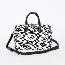 Load image into Gallery viewer, 極美品 LOUIS VUITTON ルイヴィトン スピーディー バンドリエール25 M45563 タフテッドモノグラム ブラック ホワイト シルバー金具 中古 4b013563