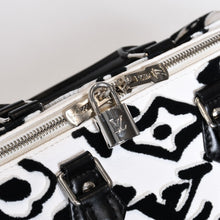 Load image into Gallery viewer, 極美品 LOUIS VUITTON ルイヴィトン スピーディー バンドリエール25 M45563 タフテッドモノグラム ブラック ホワイト シルバー金具 中古 4b013563