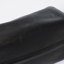 Load image into Gallery viewer, 極美品 LOUIS VUITTON ルイヴィトン スピーディ25 ハンドバッグ M59032 エピレザー ブラック ゴールド金具 中古 4b013540