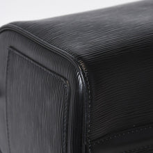 Load image into Gallery viewer, 極美品 LOUIS VUITTON ルイヴィトン スピーディ25 ハンドバッグ M59032 エピレザー ブラック ゴールド金具 中古 4b013540