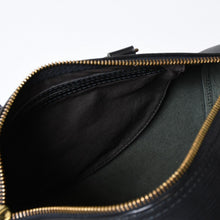 Load image into Gallery viewer, 極美品 LOUIS VUITTON ルイヴィトン スピーディ25 ハンドバッグ M59032 エピレザー ブラック ゴールド金具 中古 4b013540