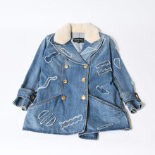 Load image into Gallery viewer, CHANEL シャネル デニムジャケット P61927V47197 サイズ34 ココマーク エジプトコレクション マルチパッチ ブルー 美品 中古 4b013574