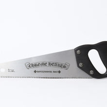 Load image into Gallery viewer, 極美品 CHROME HEARTS クロムハーツ SAW ソウ ノコギリ 鋸 クロスボール ホースシュー エボニーウッド シルバー925 中古 4b013097