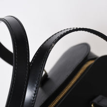Load image into Gallery viewer, 新品未使用 LOUIS VUITTON ルイヴィトン エピ スフロ ハンドバッグ レザー ノワール M52222 エピレザー ゴールド金具 中古 4b013552
