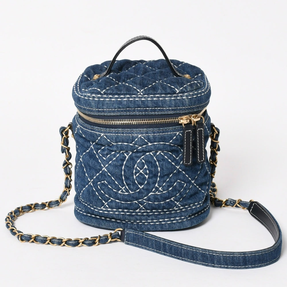 極美品 CHANEL シャネル バニティ チェーンショルダーバッグ AS1336 28番台 ココマーク デニム ワイルドステッチ ゴールド金具 中古 4b013565