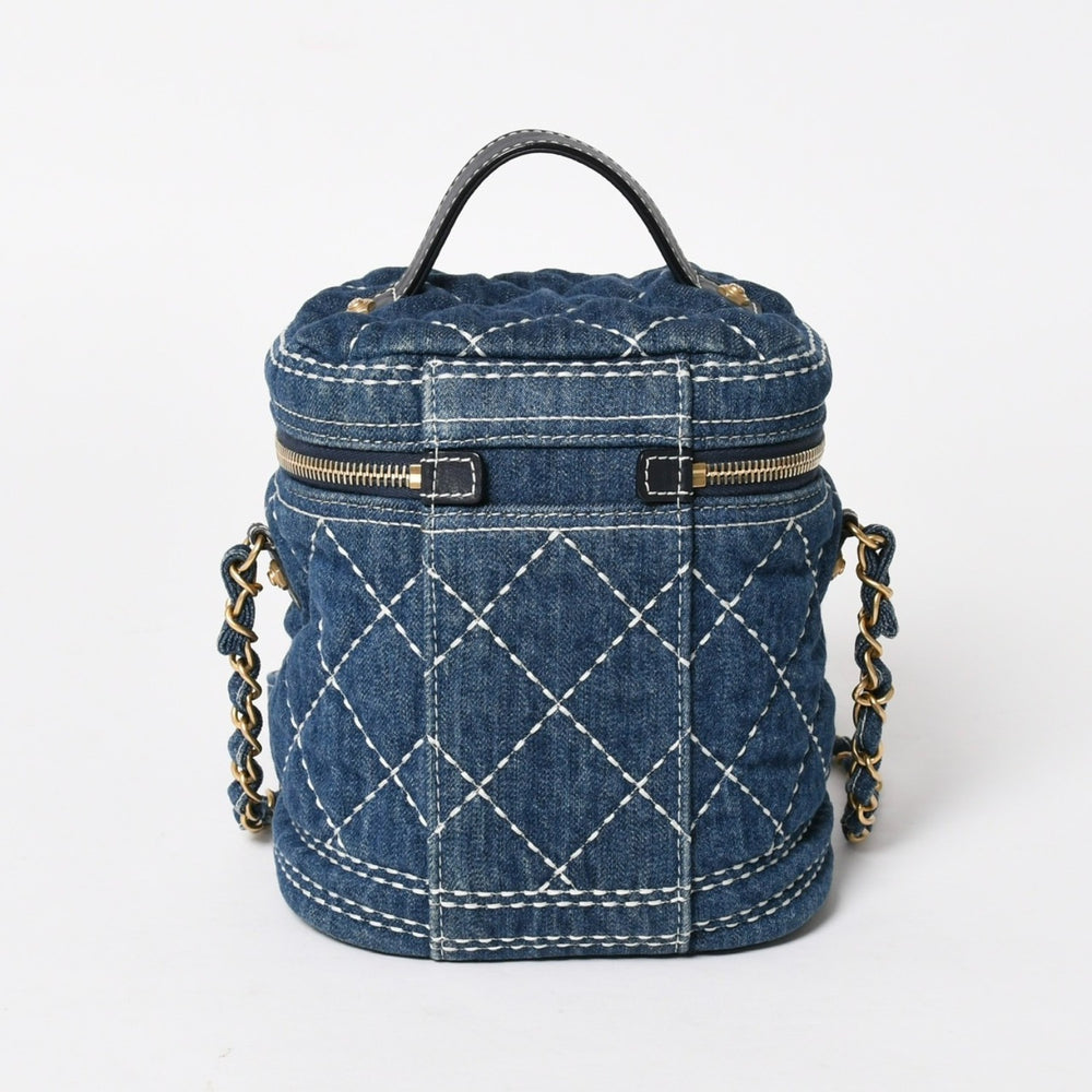 極美品 CHANEL シャネル バニティ チェーンショルダーバッグ AS1336 28番台 ココマーク デニム ワイルドステッチ ゴールド金具 中古 4b013565