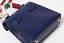 Load image into Gallery viewer, 極美品 HERMES エルメス マイクロ ケリーツイリー バッグ チャーム U刻印 ブルー ネイビー ヴォ―タデラクト シルバー金具 中古 4b013608