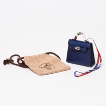 Load image into Gallery viewer, 極美品 HERMES エルメス マイクロ ケリーツイリー バッグ チャーム U刻印 ブルー ネイビー ヴォ―タデラクト シルバー金具 中古 4b013608