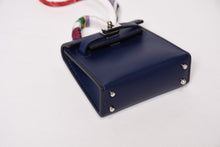 Load image into Gallery viewer, 極美品 HERMES エルメス マイクロ ケリーツイリー バッグ チャーム U刻印 ブルー ネイビー ヴォ―タデラクト シルバー金具 中古 4b013608