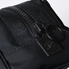 Load image into Gallery viewer, CHANEL シャネル スポーツライン ココマーク トラベルポーチ セカンドバッグ 7番台 ブラック ナイロンキャンバス レザー ブラック金具 美品 中古 4b013702