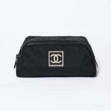 Load image into Gallery viewer, CHANEL シャネル スポーツライン ココマーク トラベルポーチ セカンドバッグ 7番台 ブラック ナイロンキャンバス レザー ブラック金具 美品 中古 4b013702