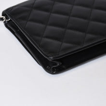 Load image into Gallery viewer, CHANEL シャネル カンボンライン ココマーク チェーンウォレット 16番台 ブラック ピンク ラムスキン シルバー金具 美品 中古 4b013613