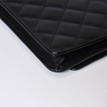 Load image into Gallery viewer, CHANEL シャネル カンボンライン ココマーク チェーンウォレット 16番台 ブラック ピンク ラムスキン シルバー金具 美品 中古 4b013613