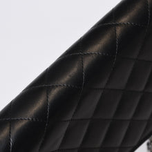 Load image into Gallery viewer, CHANEL シャネル カンボンライン ココマーク チェーンウォレット 16番台 ブラック ピンク ラムスキン シルバー金具 美品 中古 4b013613