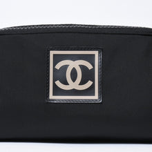 Load image into Gallery viewer, CHANEL シャネル スポーツライン ココマーク トラベルポーチ セカンドバッグ 7番台 ブラック ナイロンキャンバス レザー ブラック金具 美品 中古 4b013702