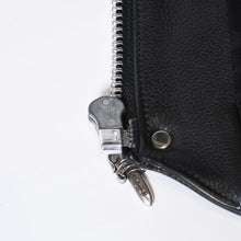 Load image into Gallery viewer, 極美品 CHROME HEARTS クロムハーツ 6BTN ZIP FRNT VEST ラージクロス レザーベスト サイズM ダガー クロスボール 中古 4b013777