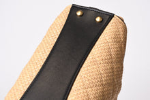 Load image into Gallery viewer, 新品同様 CHANEL シャネル 26SS CHANEL 25 ミニ ワンショルダーバッグ AS5631 ランダム番台 ココマーク ラフィア ベージュ 中古 4b013843