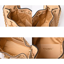Load image into Gallery viewer, 新品同様 CHANEL シャネル 26SS CHANEL 25 ミニ ワンショルダーバッグ AS5631 ランダム番台 ココマーク ラフィア ベージュ 中古 4b013843
