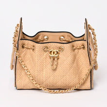 Load image into Gallery viewer, 新品同様 CHANEL シャネル 26SS CHANEL 25 ミニ ワンショルダーバッグ AS5631 ランダム番台 ココマーク ラフィア ベージュ 中古 4b013843