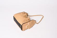 Load image into Gallery viewer, 新品同様 CHANEL シャネル 26SS CHANEL 25 ミニ ワンショルダーバッグ AS5631 ランダム番台 ココマーク ラフィア ベージュ 中古 4b013843