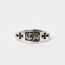 Load image into Gallery viewer, 極美品 CHROME HEARTS クロムハーツ CHクレストリング ミニ 指輪 重量約3.0g サイズ9号 2012/.925刻印 シルバー925 中古 4b013889