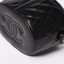 Load image into Gallery viewer, 極美品 CHANEL シャネル バニティバッグ ハンドバッグ ランダム番台 ココマーク ラムスキン ブラック トップハンドル ゴールド金具 中古 4b013958
