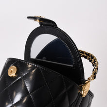 Load image into Gallery viewer, 極美品 CHANEL シャネル バニティバッグ ハンドバッグ ランダム番台 ココマーク ラムスキン ブラック トップハンドル ゴールド金具 中古 4b013958
