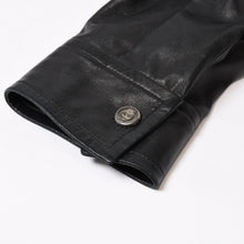 Load image into Gallery viewer, CHANEL シャネル 長袖レザーシャツ P28790C00009 サイズ38 ラムスキン ココマーク ブラック ヴィンテージ 美品 中古 4b013848