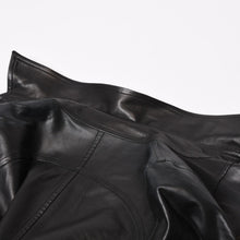 Load image into Gallery viewer, CHANEL シャネル 長袖レザーシャツ P28790C00009 サイズ38 ラムスキン ココマーク ブラック ヴィンテージ 美品 中古 4b013848